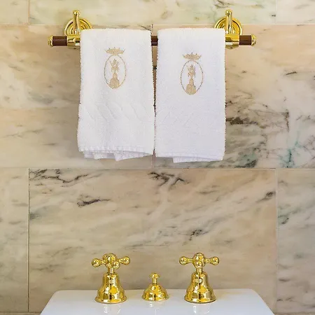 Borgo Storico Seghetti Panichi Aparthotel 4*