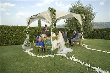 Aparthotel Borgo Storico Seghetti Panichi 4*