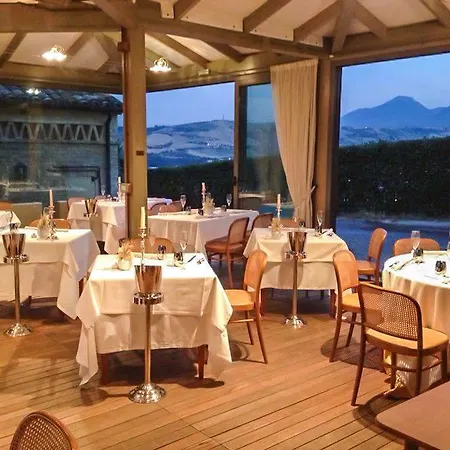 Lägenhetshotell Borgo Storico Seghetti Panichi Castel di Lama
