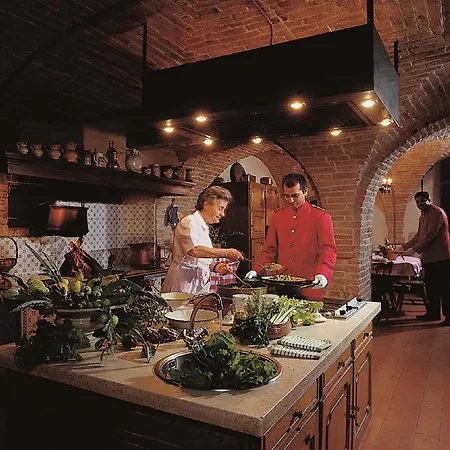 מלון דירות Borgo Storico Seghetti Panichi