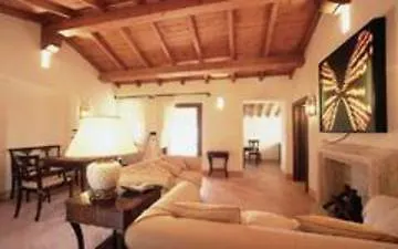 Borgo Storico Seghetti Panichi Aparthotel