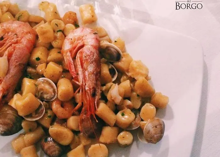 Borgo Storico Seghetti Panichi Aparthotel